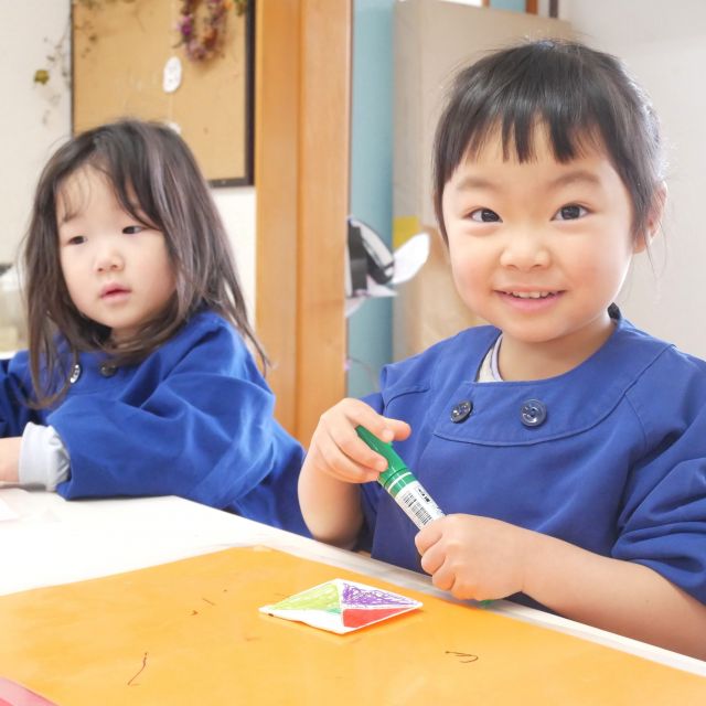 ＊　３歳児　コマ回し　＊