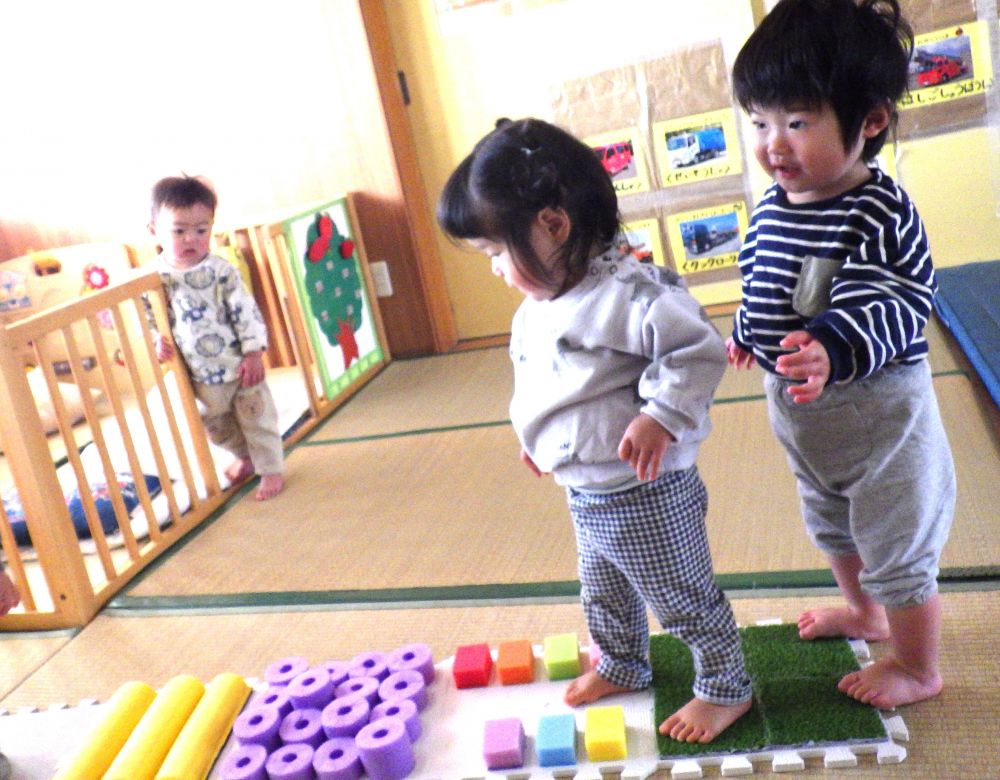 そしてドキドキしながら歩いてみる

色々な感触に一歩一歩踏みしめながら楽しみます♡