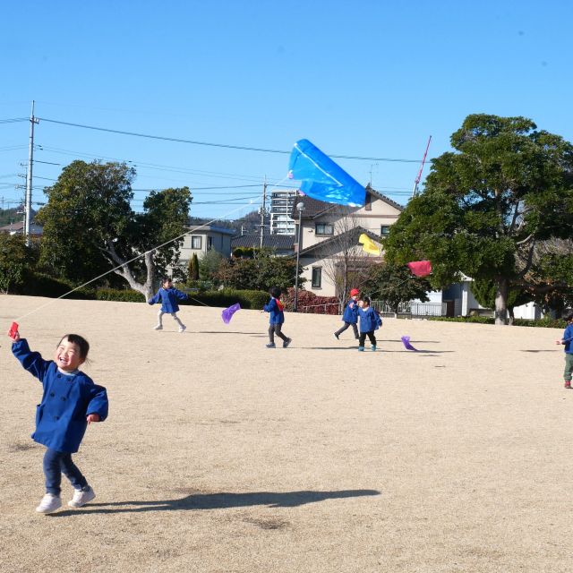 ＊　３歳児　戸外で元気よく②　＊