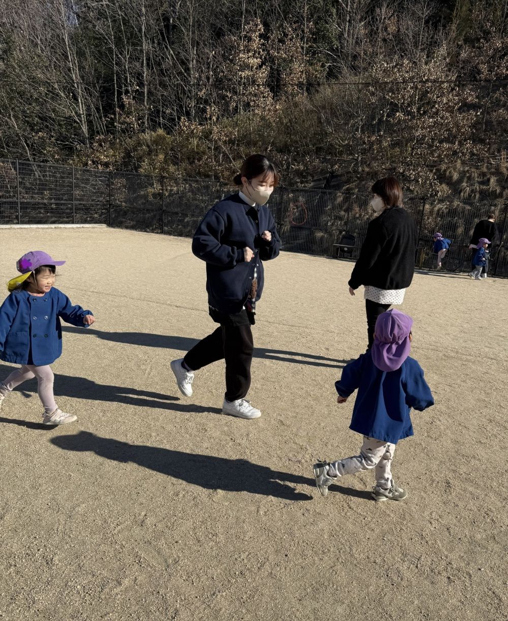 今日は、広場でマラソンだ！！

「ピッピッファイト！！」

またお散歩行こうね✨️