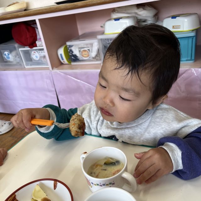 ＊　給食時間の様子　（あいはうす）　＊