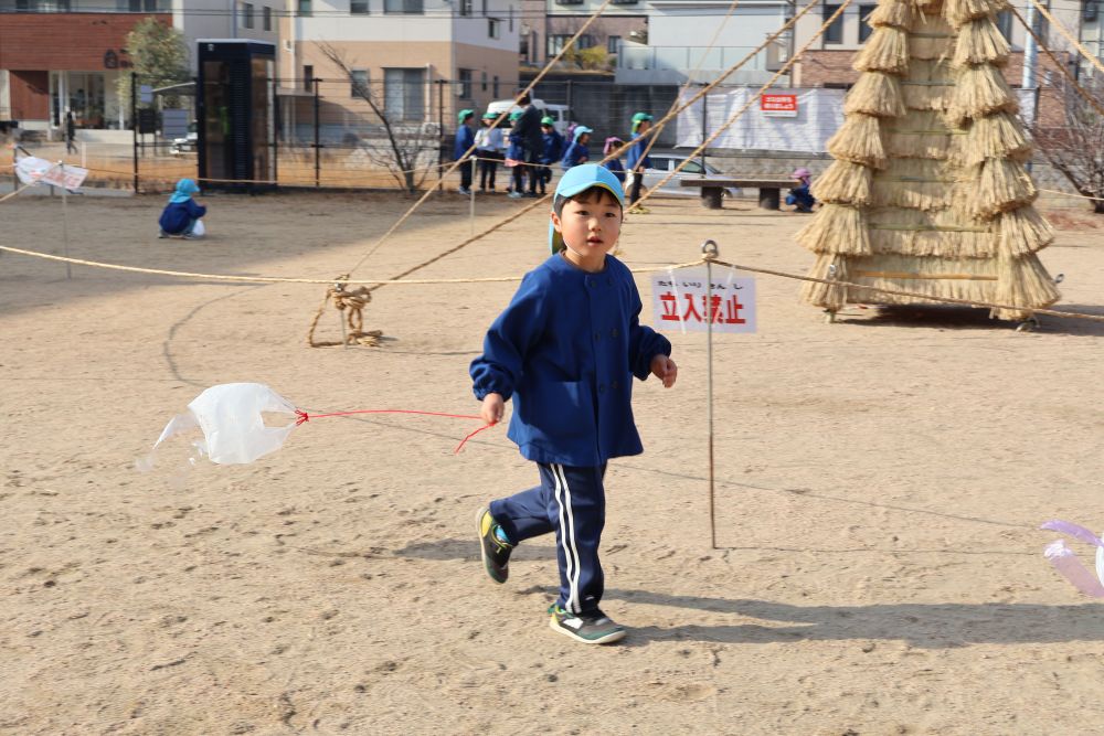 凧あげを満喫したＧくん😌☆
 思い切り走り、心も体もポッカポカ、
大満足♩初めての凧あげ大成功です👍🏼👍🏼