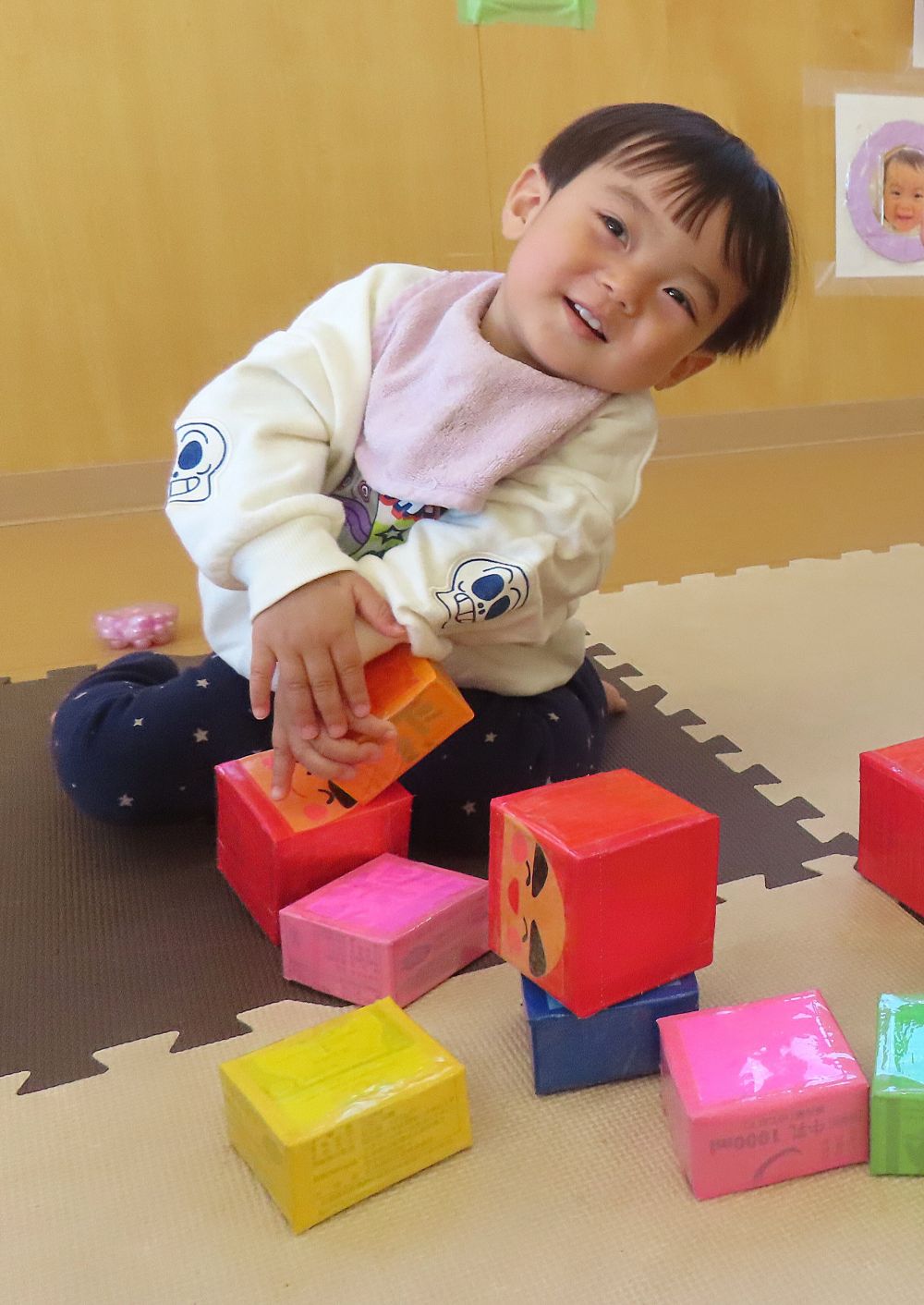 ”だるま崩し”

積むのもできるけど
　やっぱり崩すのが楽しい💕