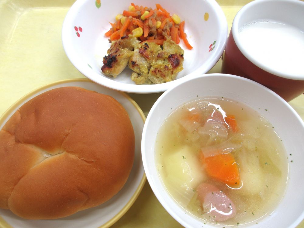 ロールパン

タンドリーチキン

人参しりしりシーチキン

ポトフ

牛乳