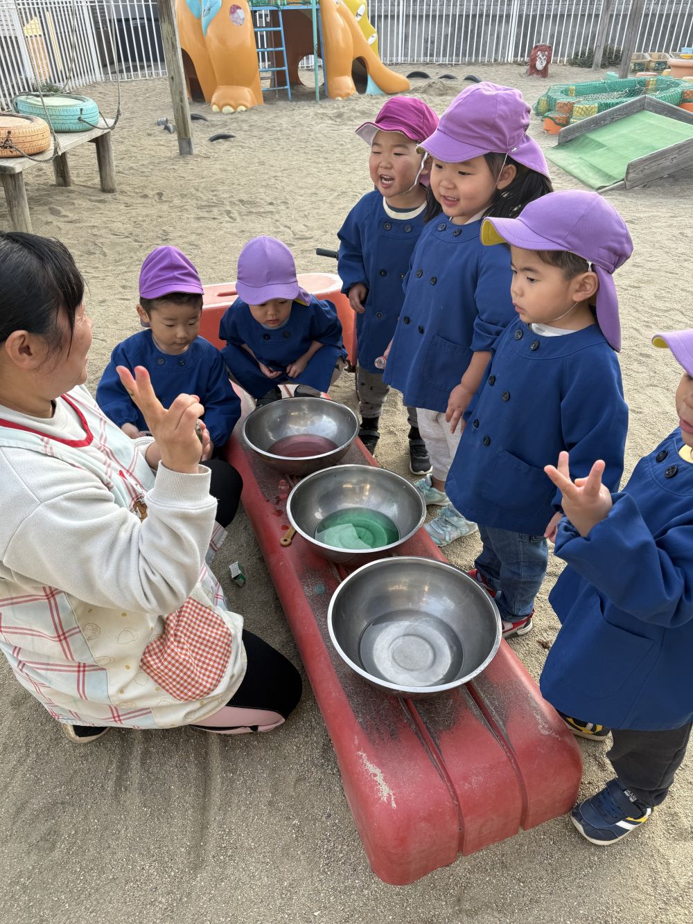 明日は寒いらしい！！
もしかしたら、氷ができるかもね～

とゆうことで、
氷を作ってみることに☝️