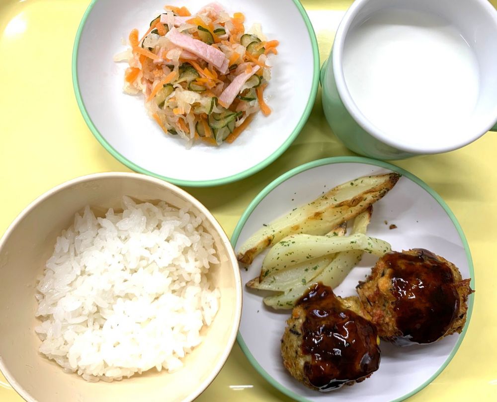 ご飯

たこやき風

大根マリネ

焼ポテト

牛乳