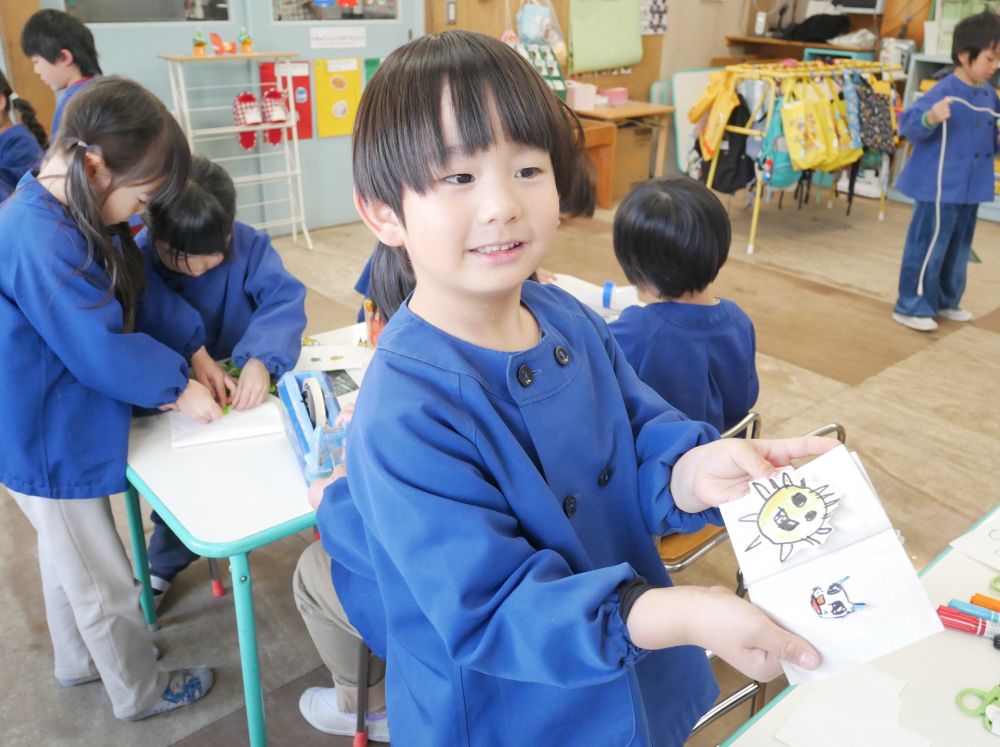 「じゃーん！！僕の見て！！」
これだと自分の好きなシールが
どんどん増えて大満足♡