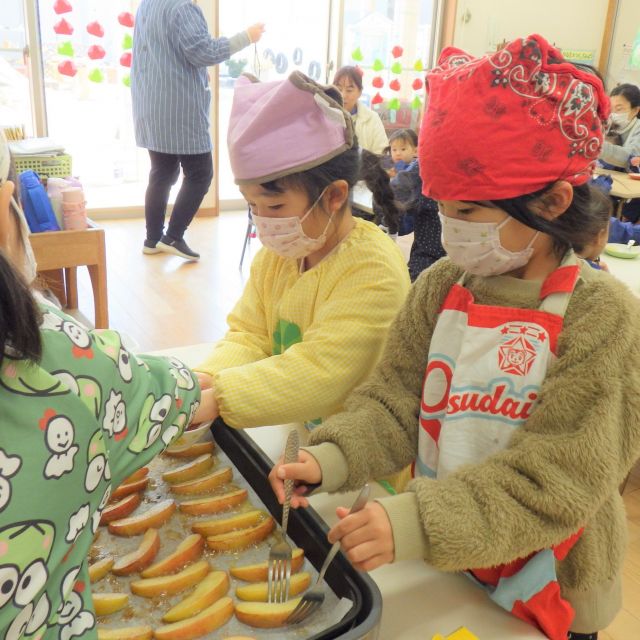 ＊　４歳児　やきりんごやさん③　＊