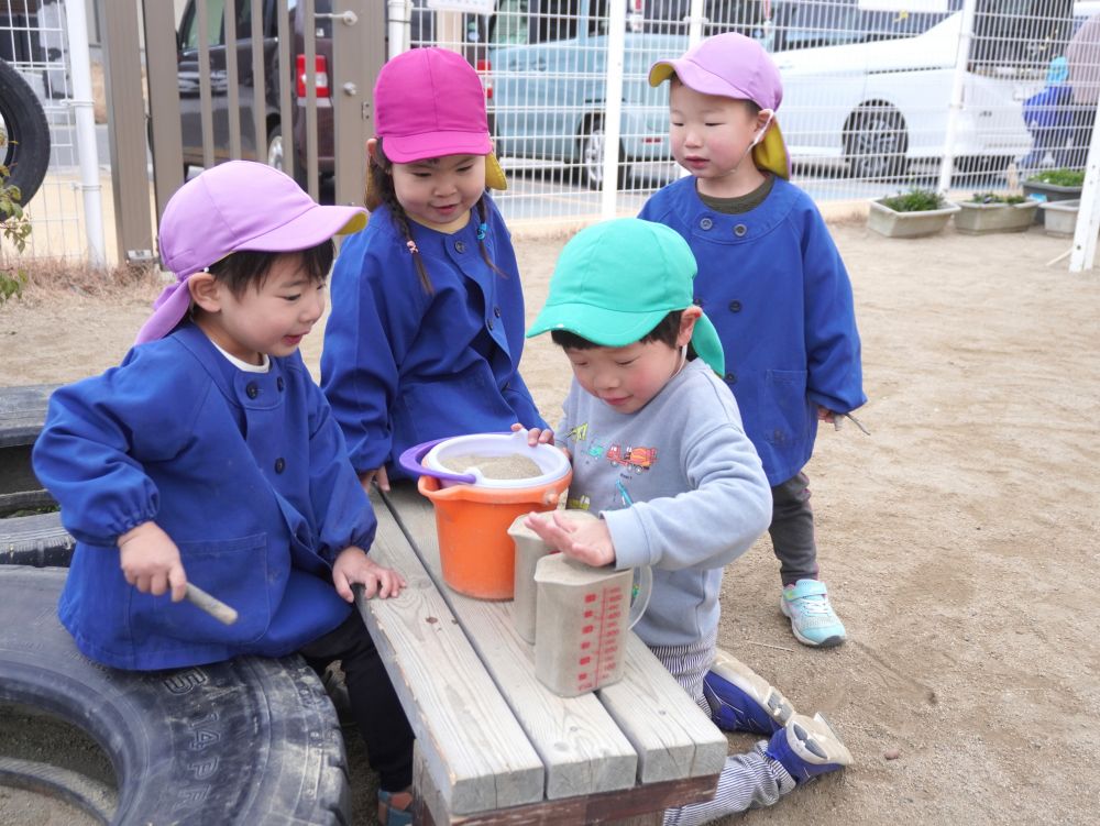 「さらこないっぱいすごいー！」
「作りたいー！」
「一緒にしようよー」
いろいろなことに目を輝かせるクマ組さん！
お兄ちゃんお姉ちゃんってすごいな！かっこいいな！大好きー！
思いがいっぱい伝わってきます♡