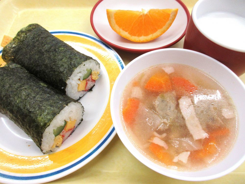 恵方巻き

いわしのつみれスープ

オレンジ

牛乳