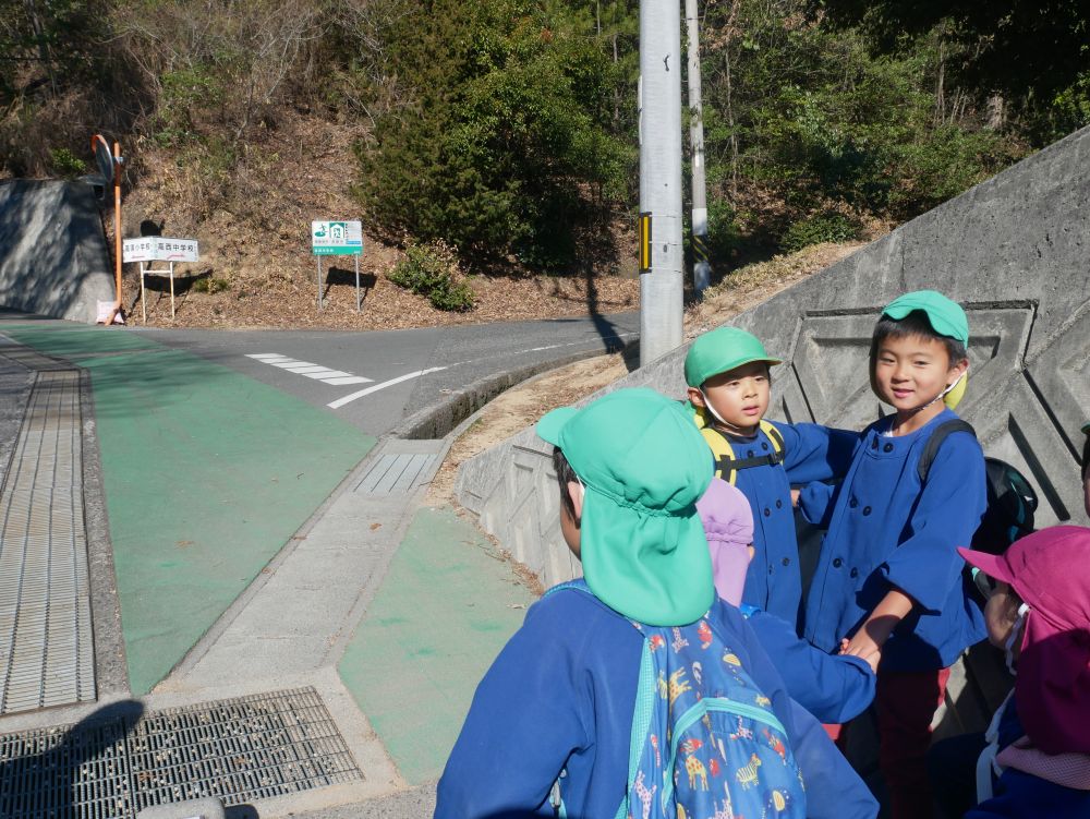 年に1回の津波・浸水を想定しての避難訓練をしました
毎年の事ではありますが、普段のマラソンで鍛えた足腰はたいしたものです

誰一人弱音は吐かず、避難という目的を持って歩きます