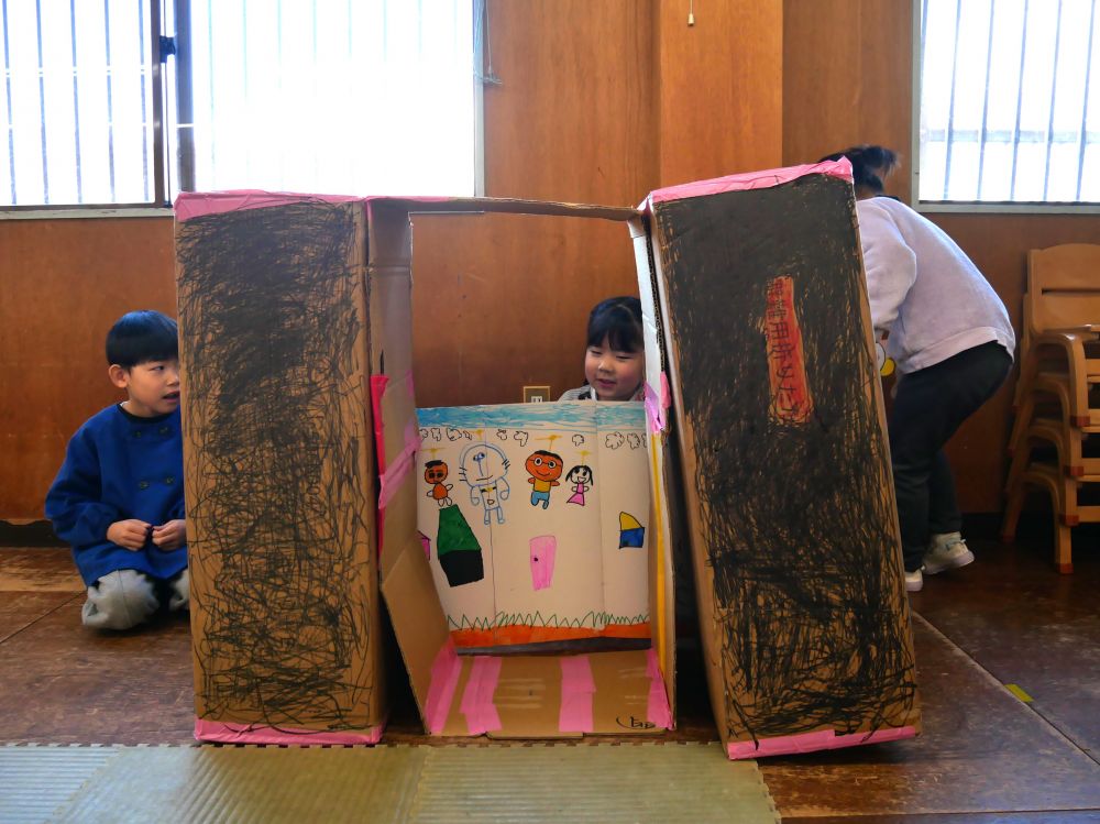 「完成！！やってみよう！！」
順番に映画館を上映🎬
自分たちだけでやるには楽しいけど
いざ見られると少し恥ずかしい…