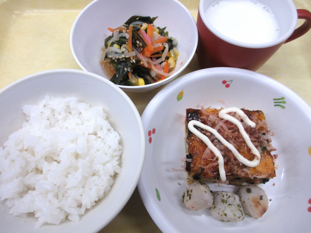 ご飯

エビ卵お好み風

ベイクド里芋

彩り酢の物

牛乳