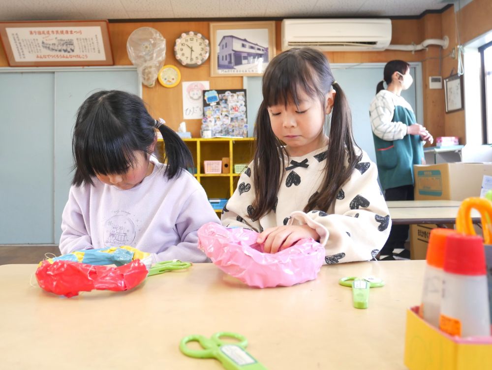 リス組さんに遊びに来て～♪
と誘ったあとは
土台とわっかを強化中💪
「リス組さんいっぱい来るなら
わっかも増やそう！！」