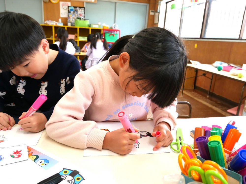 景品作りに看板作りに
大忙しのみんな♡

他のグループも
最後の仕上げに取り掛かり中…