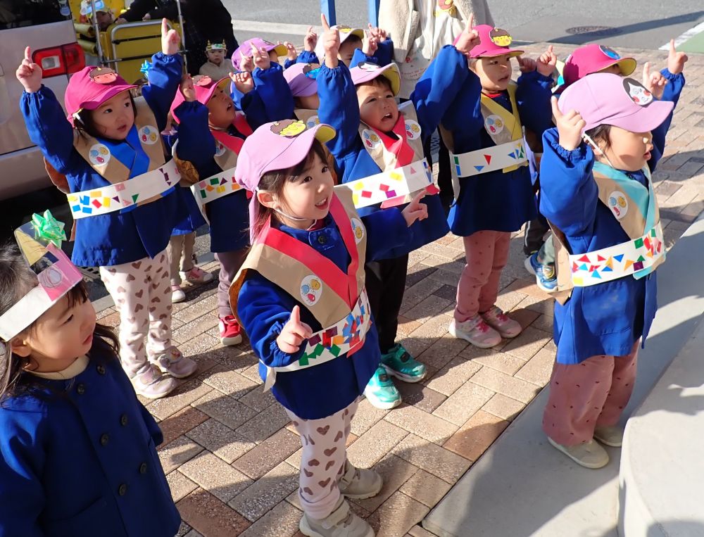 『つのつのつーの』や
『おにはそとだよふくはうち』を
　　　　　　　披露しました💗