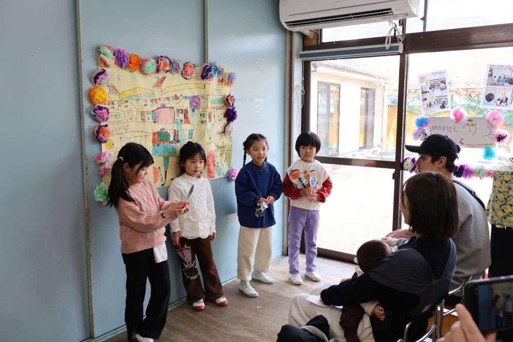 そしておはなしチーム
準備中も　「来てくれるかな！！」
とそわそわしながらもニコニコ♪

毎回話が変わったり
そんな言葉知ってるの？という台詞がでたり
作った台詞じゃないのがまたいいですね♡