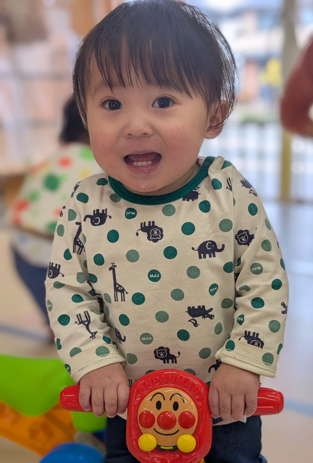 Tくんは慎重に、少しずつ足を使って乗っていたよ😊