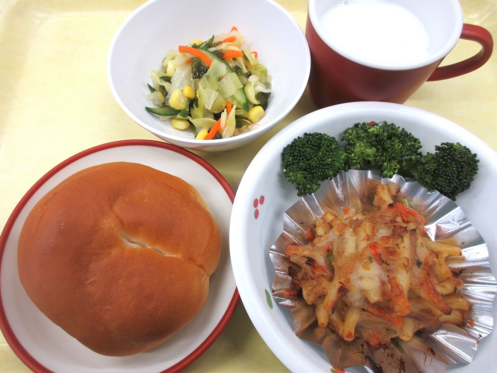 ロールパン

ツナのオーブン焼き

ゆでブロッコリー

あまずわかめコーン

牛乳