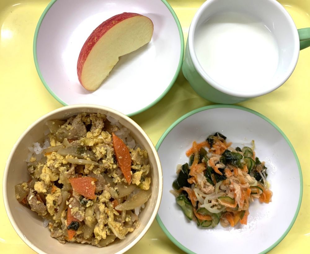 柳川風丼

海藻サラダ

りんご

牛乳