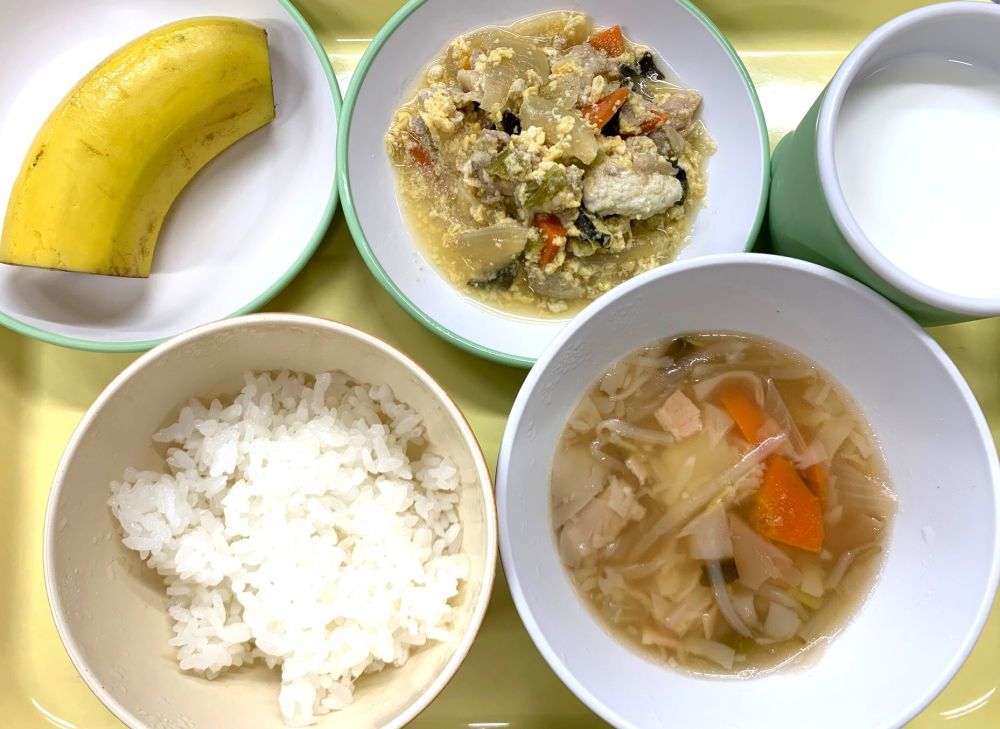 ご飯

豆腐チャンプルー

ワンタン風スープ

バナナ

牛乳