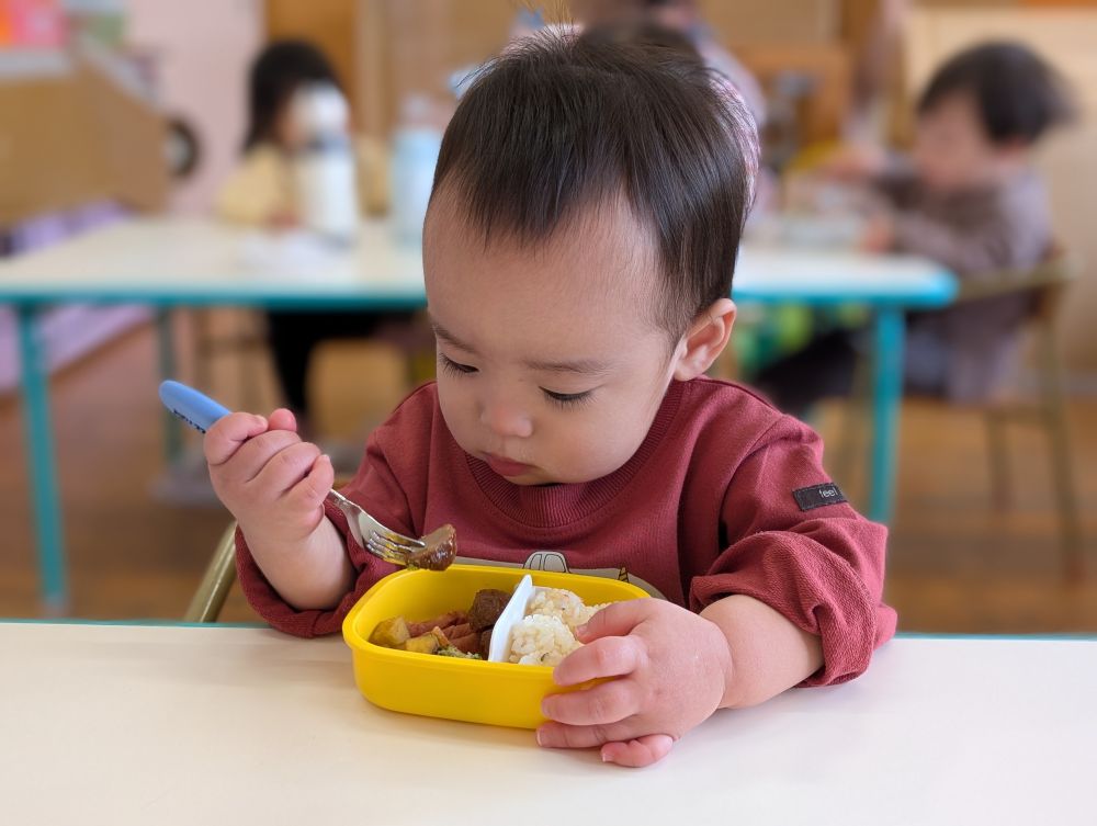 Iくんが一番最初に選んだのはハンバーグ🍴
パクパク食べて、デザートまで完食していましたよ！

お忙しい中、愛情いっぱいの
お弁当を用意していただき
ありがとうございました☺️