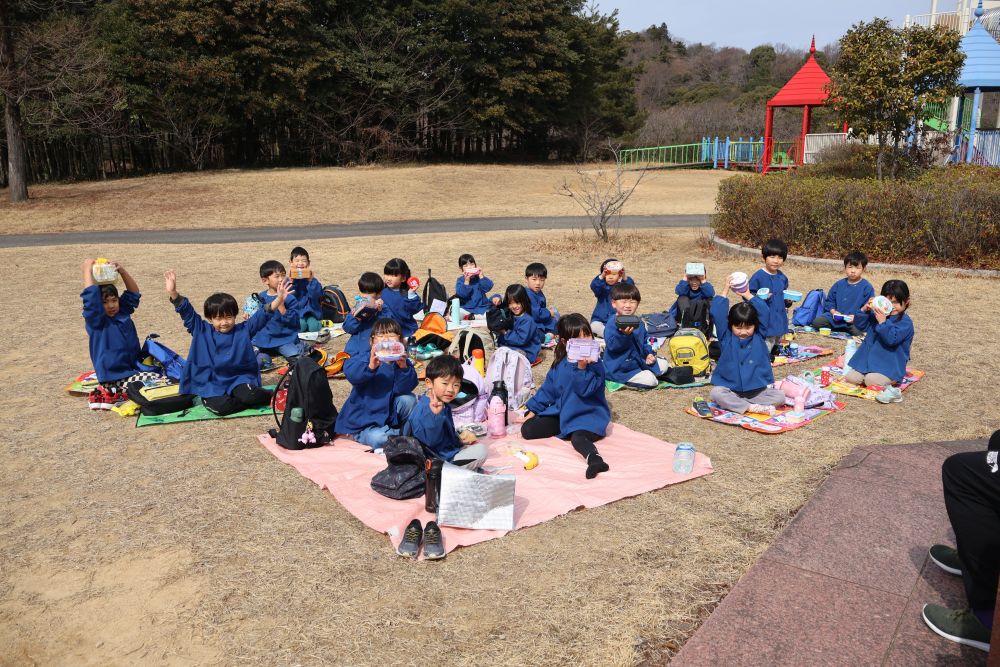 朝から話の話題はお弁当でいっぱい！
みんなが楽しみにしていた…
お弁当の時間です🍙♡
