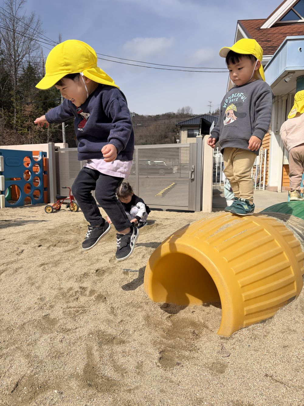 思いっきりジャンプ！！

楽しくてみんな何度も繰り返し
ジャンプをしていましたよ😁