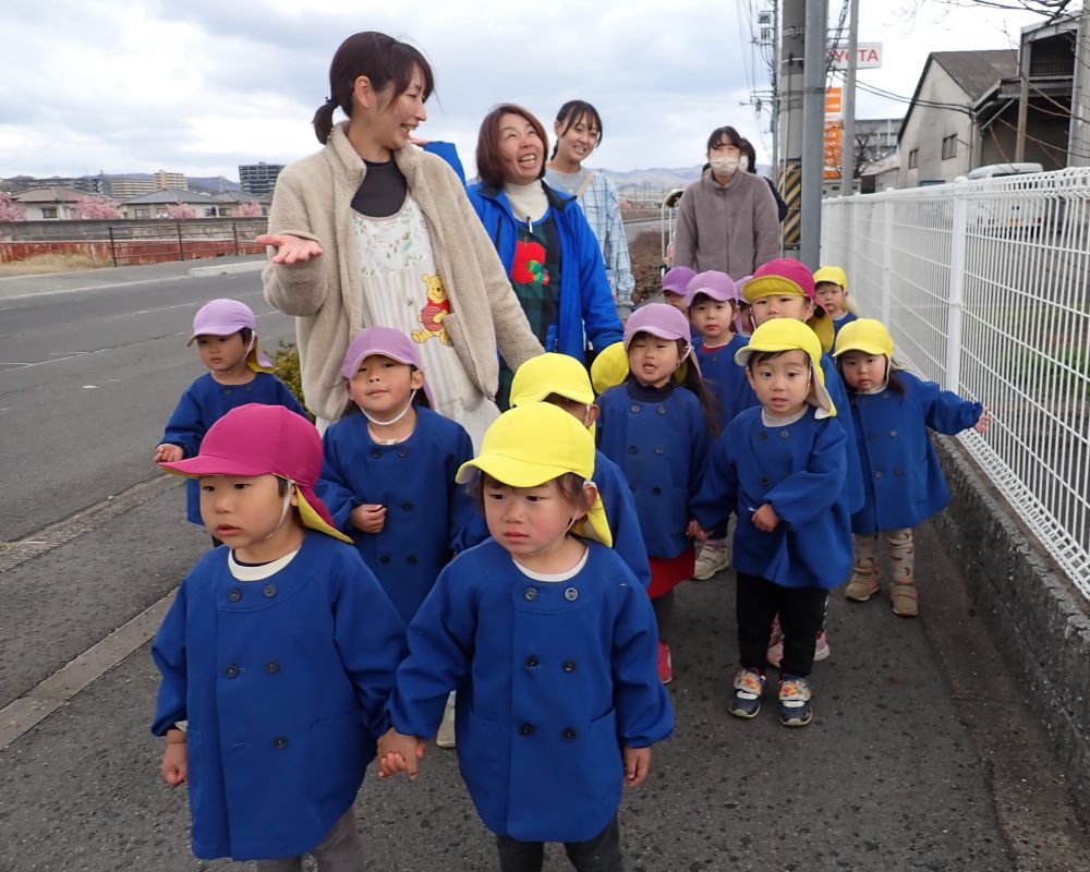 帰り道、　「あ、あめ！」
いいえ、あられでした❄
ちょっぴり寒くて、でも楽しい１日でした💗