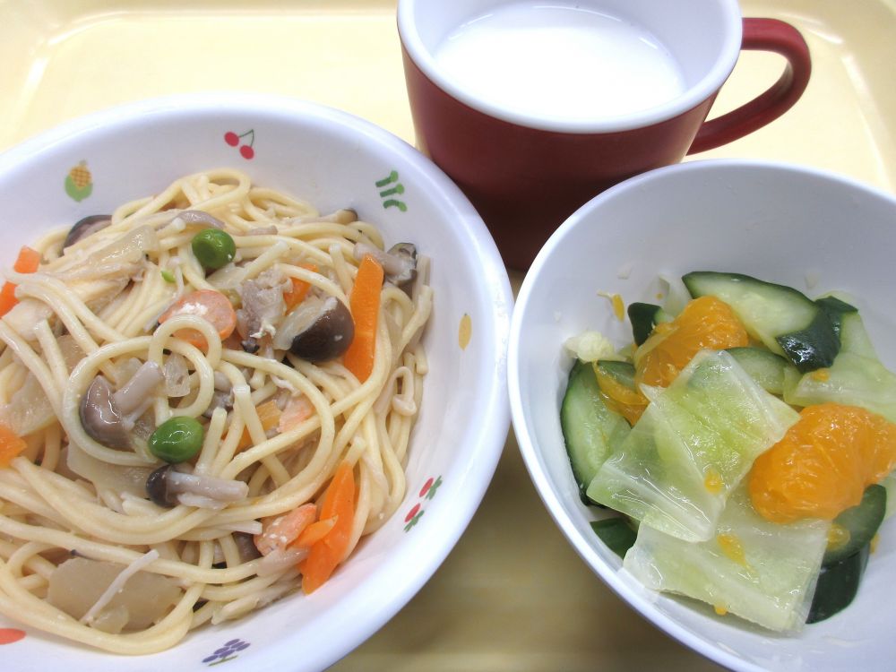 シーフードスパゲッティ

フレンチサラダ

牛乳