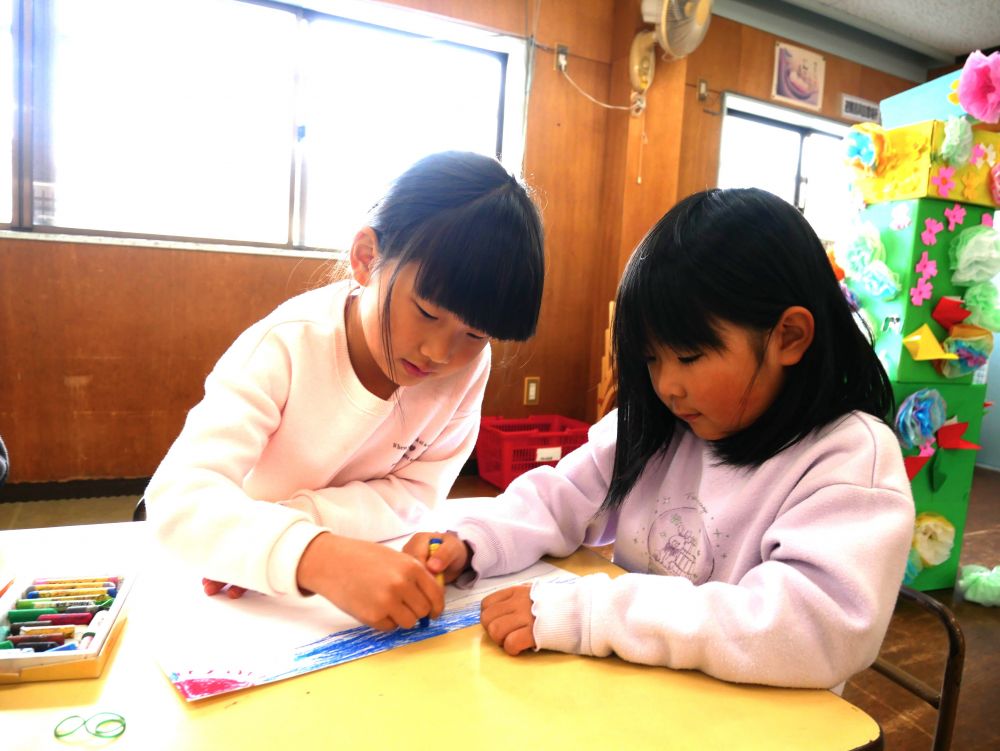 「運動会のひっくりコロコロ
も楽しかった！！！！」
「マラソン大会も頑張った！！」
「コケたの痛かったけど最後まで走った」

みんなで振り返るといろんな
思い出がいっぱいで絞れない…