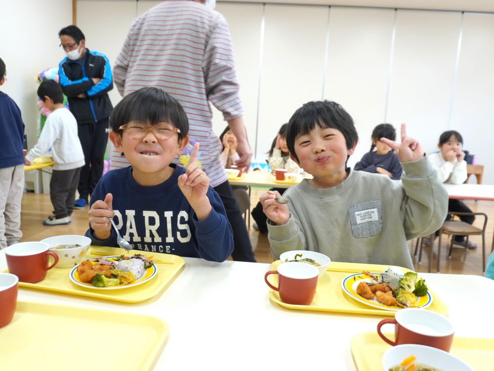 いつも以上に量が多い気がするけど
いつも以上に美味しくていーっぱい食べました！♡
最高にいい笑顔♡♡