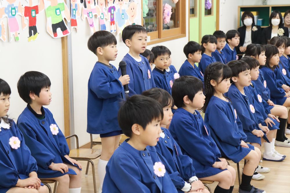 子どもから親へ・・・
親から子へ・・・
先生から子へ・・・
たくさんの人の”ありがとう”♡



普段はなかなか伝えることのない
”ありがとう”　”嬉しいよ”　”大好きだよ”
伝えたい気持ちを伝えたい人に
自分の言葉でしっかりと伝えます♡