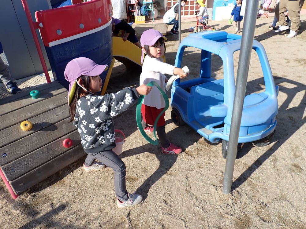 園に帰ると、さっそく
「かじだ～！」と消火ごっこ💦