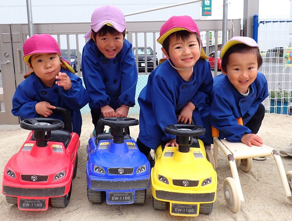 車で遊ぶのが  大好き💗
