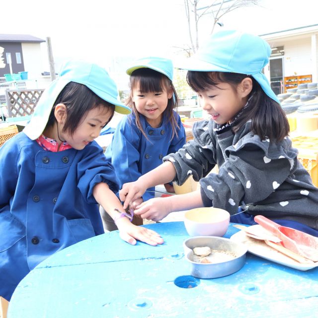 ＊　4歳児　自然物を取り入れて　＊