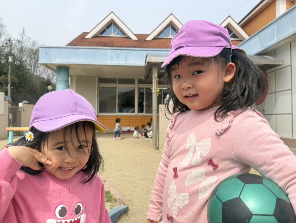 仲良しな友達も出来て、
楽しいクマ組さん生活を過ごしたね☺️

泣いたり、笑ったり、怒ったり…
色んな表情を見せてくれたね☺️

これからもみんなすくすく大きくなーれ♥️