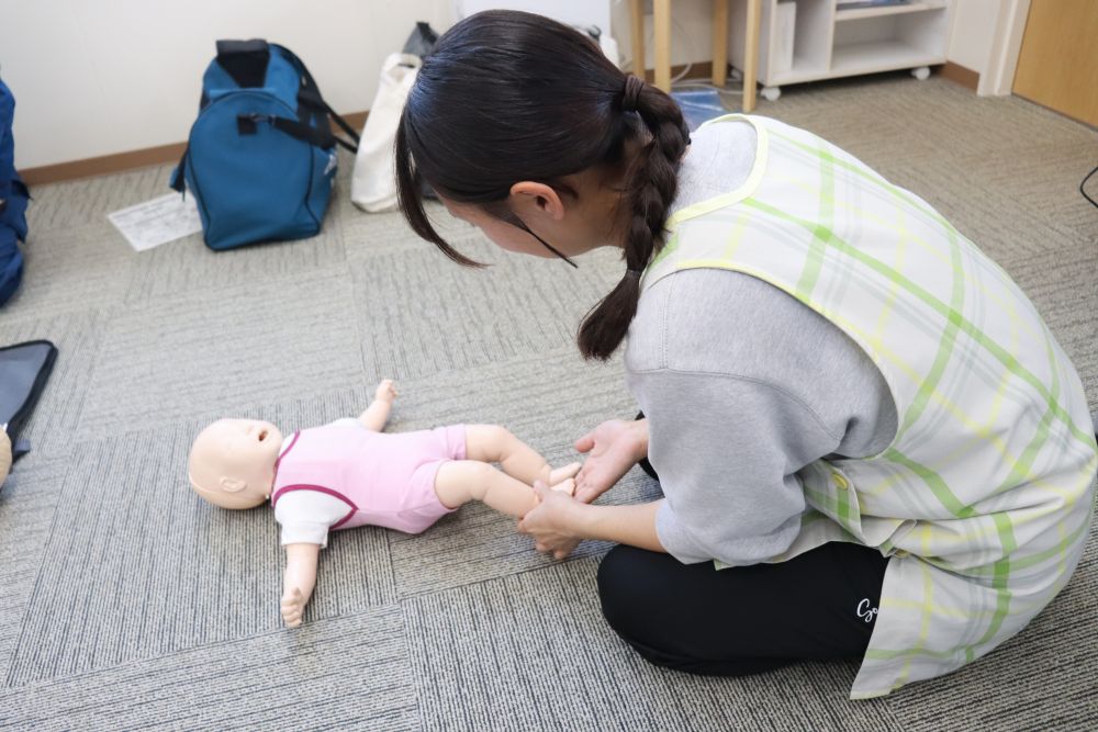 乳児と幼児の対応の違いや、
質の良い胸骨圧迫の方法等・・・