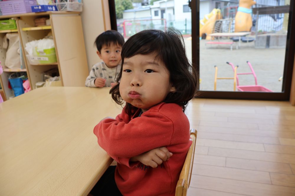 こちらは
「怒りましょう　プン プン プン😡」
のIくん

表情豊かにそれぞれ表現してくれる子どもたちです♡