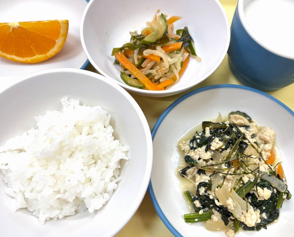 ご飯

韓国風炒り豆腐

チョレギサラダ

オレンジ

牛乳