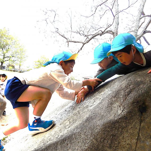 ＊　2・5歳児　公園散歩　＊