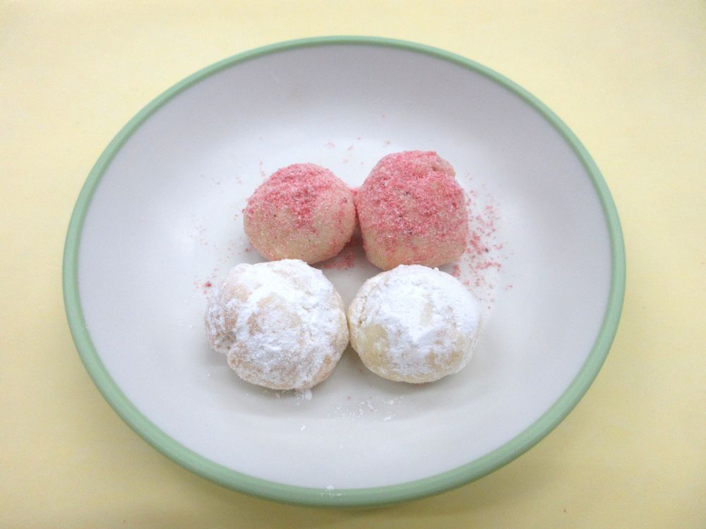 紅白スノーボールクッキー