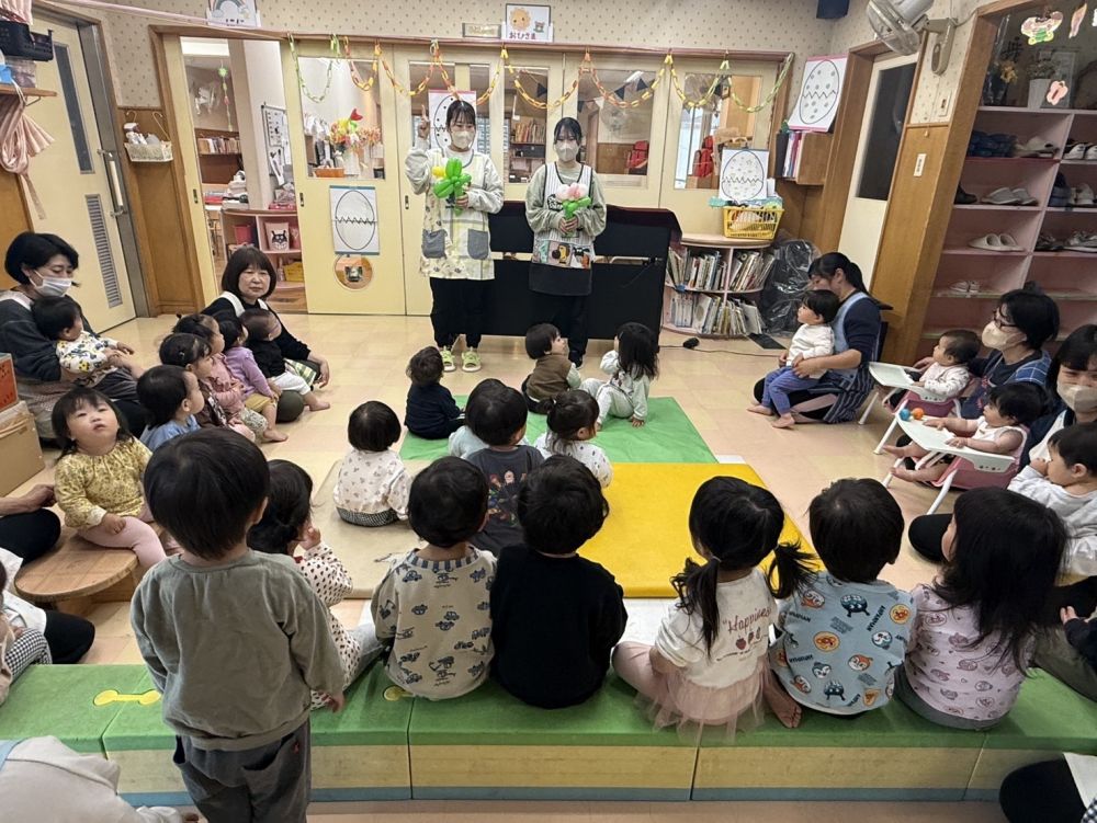 進級式を行いました🌸

ウサギ組さんからヒヨコ組さん
ヒヨコ組さんからクマ組さんへ･･･
1つ大きくなり、新しい友達がふえ、
嬉しいことがいっぱい♡
みんなで一緒にお祝いしました！！