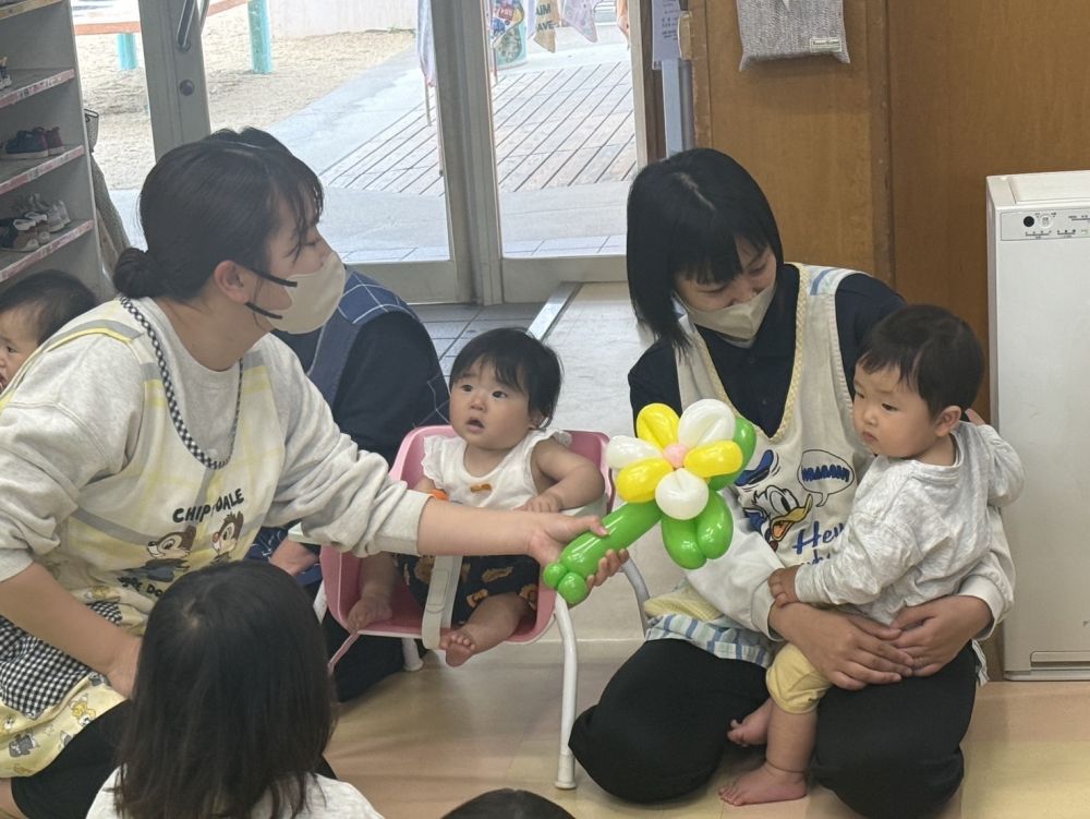 新しい友達をみんなに紹介！

ちょっぴりドキドキもあるけれど、
これからみんなで一緒に楽しく過ごそうね♡