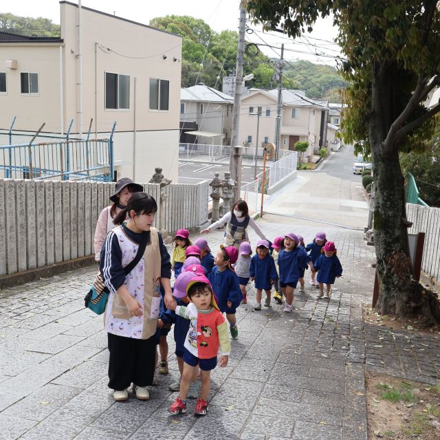 神社に春探し🌸　＊3歳児＊