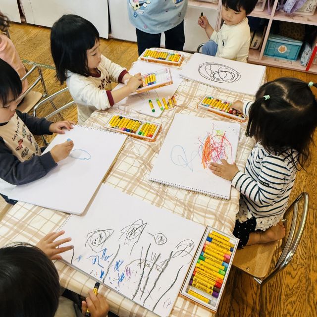 手指を使って ～2歳児　 クマ組～