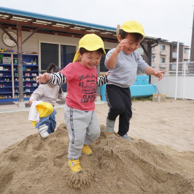＊　2歳児　外遊び①　＊