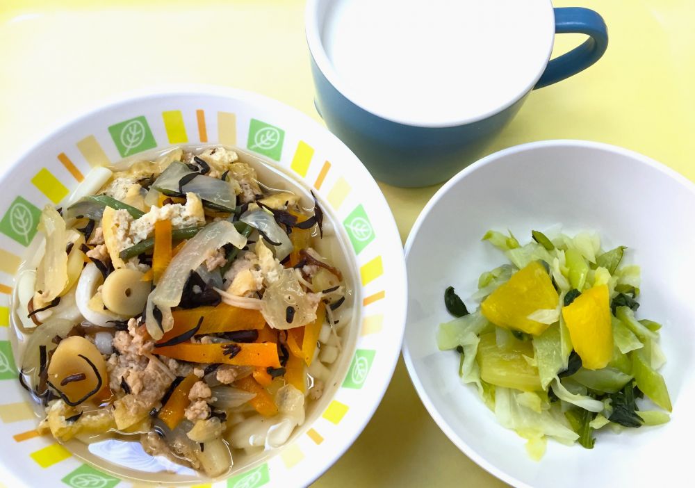 山菜うどん

キャベパイサラダ

牛乳
