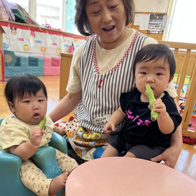 食育の日　　～0歳児　ウサギ組～