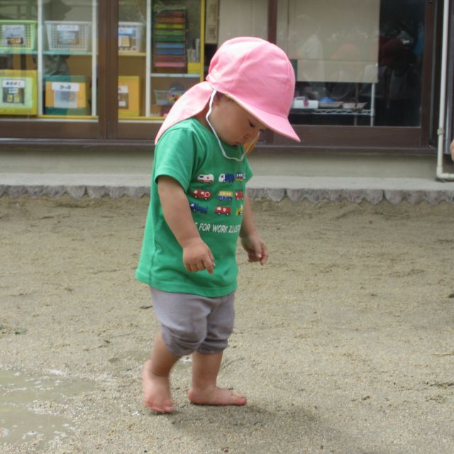 冷たくて気持ちいいね♪　＊１．２歳児＊